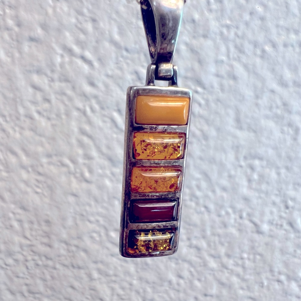 Amber pendant necklace